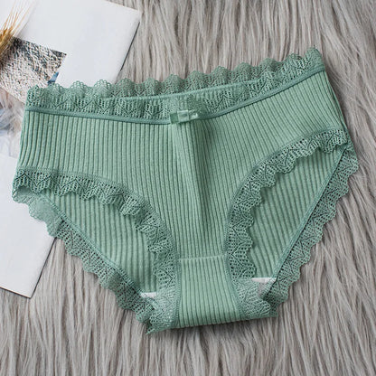 4 Pcs Lace Wavy Trim Bikini Panties, Comfy & Breathable Elastic Intimates Panties, Women's Lingerie & Underwear.