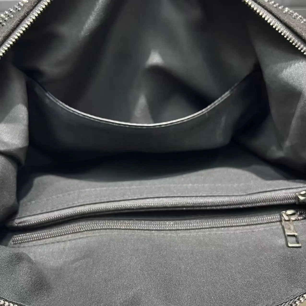 Ladies' fashionable diamond jewelry cute teddy bear handbag, large capacity, personalized, elegant, shiny shoulder bag.