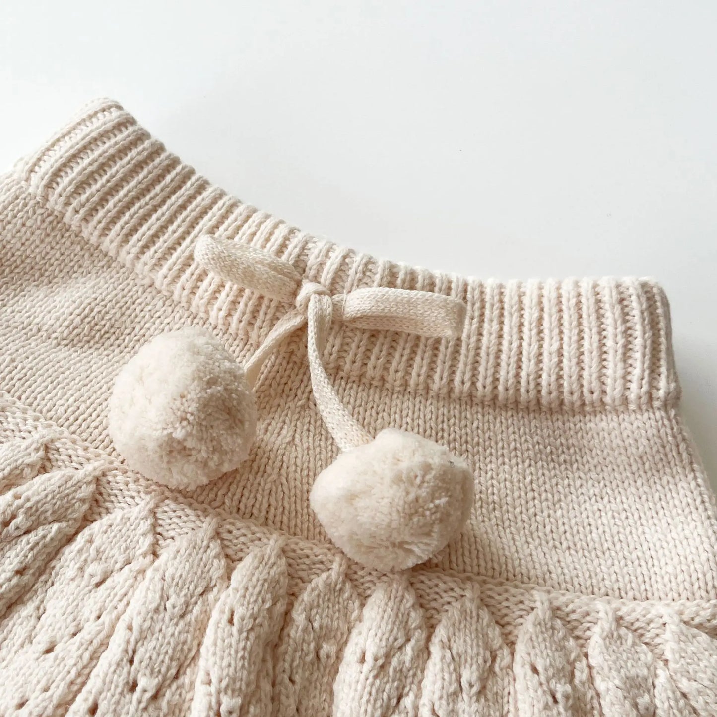 Babykleidungsset 2025, Herbst und Winter, neuer Baby-Strickanzug, Handhaken, Ballpullover + Blasenball-Rock, Hose