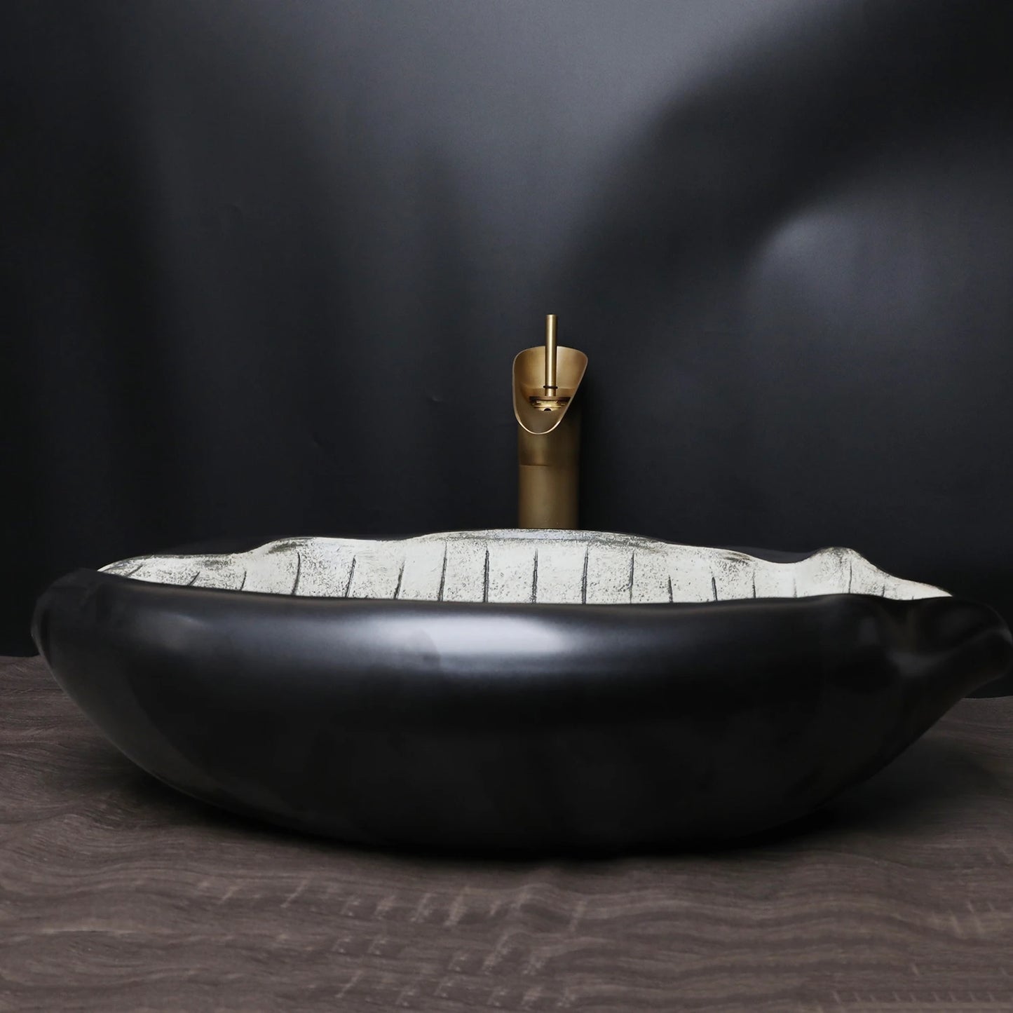 KEMAIDI Art Keramik-Badezimmerwaschbecken-Set, Waschbecken im Blatt-Stil mit Wasserfall, Antik-Messing-Wasserhahn und Abfluss, hochwertige Waschbecken aus Porzellan