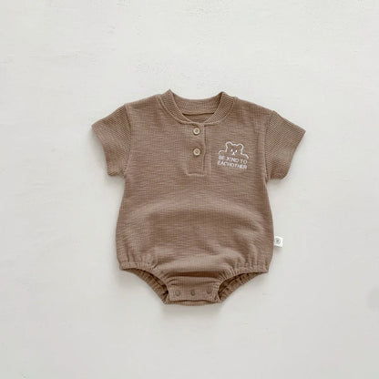 Baby Krabbeln Kleidung Sommer Kurzarm Cartoon Bär Brief Outfits Kinder Infant Bodys Baumwolle Ein Stück Klettern Anzug.
