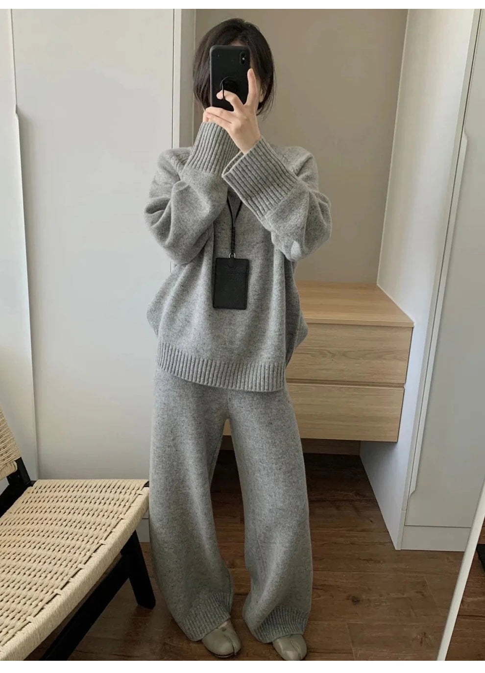 Zweiteiliger Anzug aus 100 % Merinowolle für Damen, O-Kragen-Pullover, Pullover, weites Bein, Hosen-Set, Herbst-Winter, lockere, bequeme Strickwaren