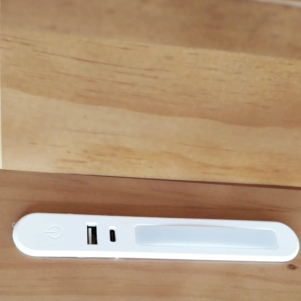 Multifunktions-Holzbett, USB- und Tape-C-Kombinationssteckdose, kleines LED-Licht, Kopfteil mit Einlagerfunktion, Einzelbett