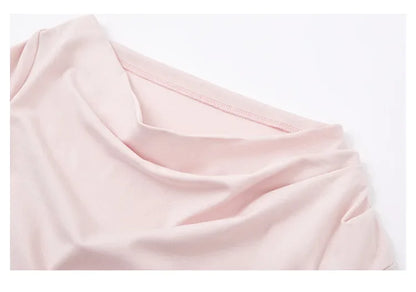 Slim Fit Long Sleeve T-Shirt Shoulder Bared One Shoulder Style Casual Streetwear for Young Women Fashionable And Stylish.