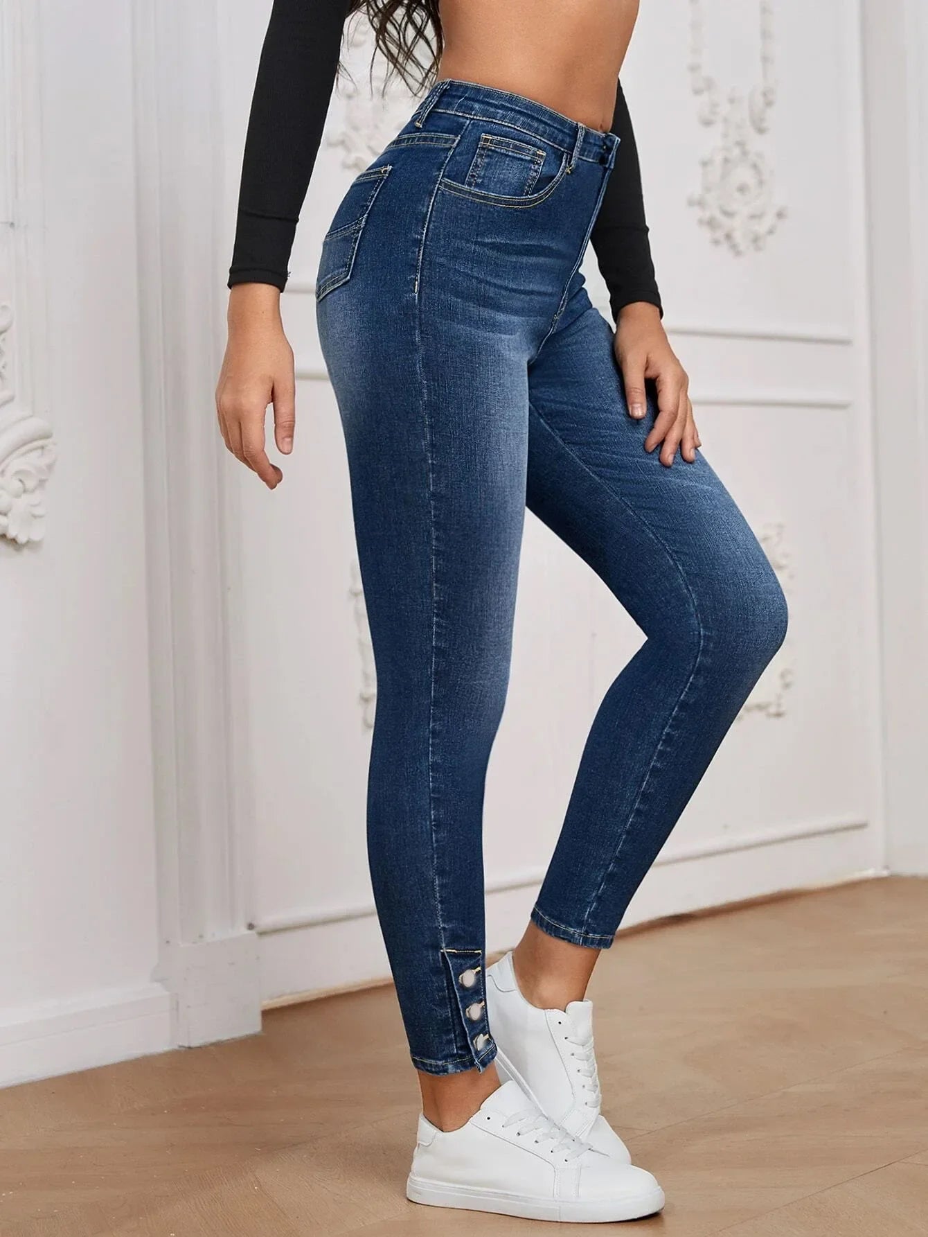 New 2025 Women's Slim Fit Elastic Jeans Nine-Piece Buttoned Bootcut Denim Pants Mid Waist Small Foot/Pencil Jeans.