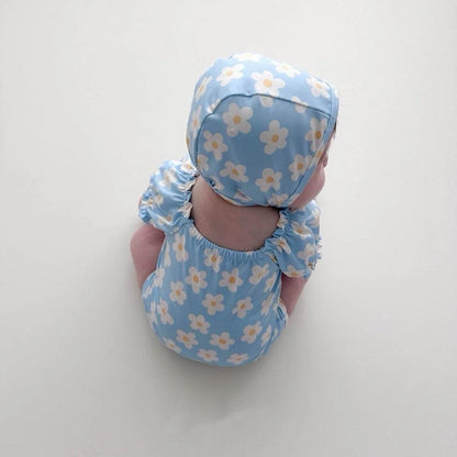 2025, Sommer Baby Badeanzug Koreanischen Stil INS Gedruckt Infant Ein Stück Overall Kleinkind Mädchen Schwimmen Body Mit Hut.