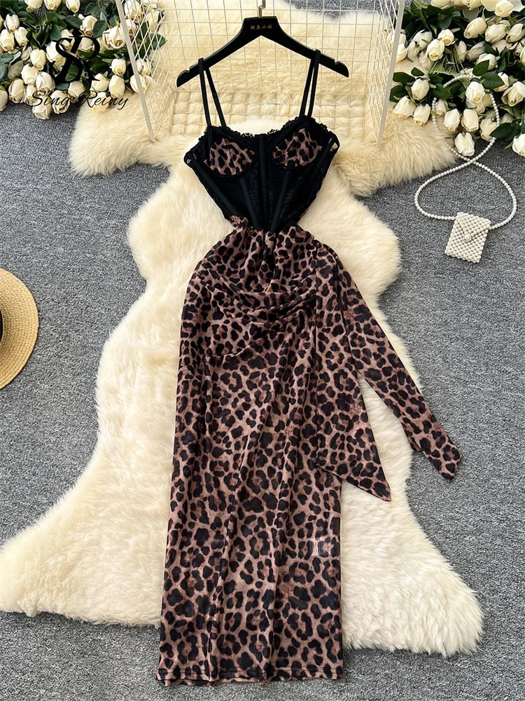 SINGREINY Sexy Party Langes Kleid Spaghettiträger Korsett Schlanke Spitze Patchwork Geraffte Mesh Rückenfrei 2025, Leopardenmuster Maxi-Sommerkleid.