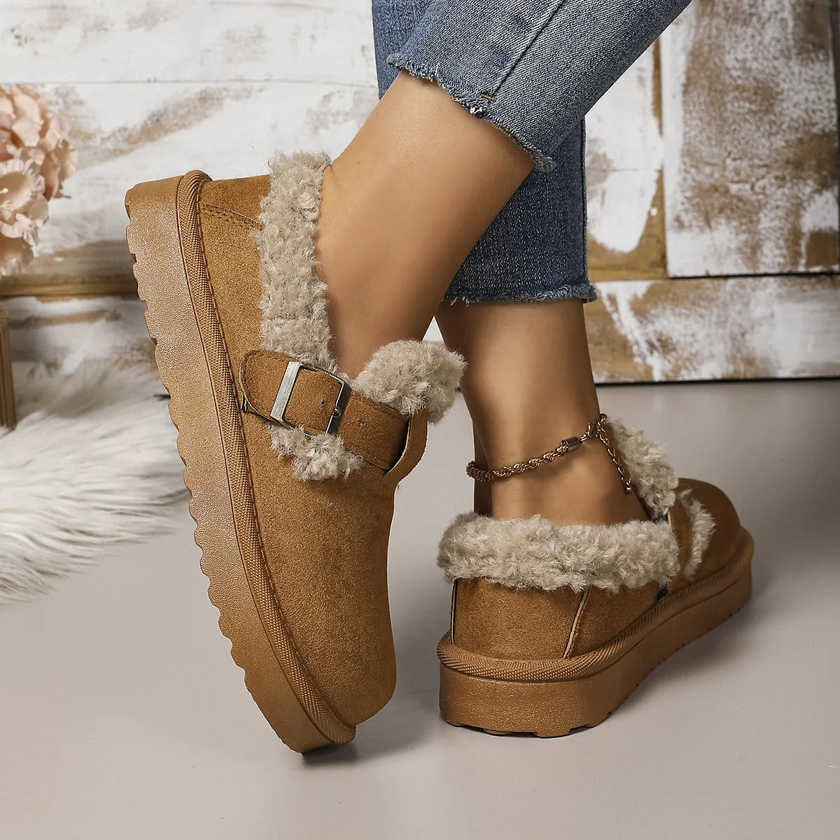 New 2025 Winter Women's Boots Plush Fashion Retro Bean Shoes Cotton Women's Flat Sole Slippers Platform Women Boots.