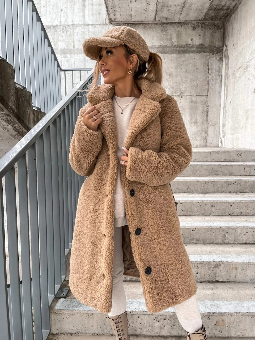 2025 frauen Winter Faux Wolle Mischungen Warme Mantel Einreiher Oberbekleidung Teddy Plüsch Mäntel Weibliche Chic Streetwear Mäntel 5XL.