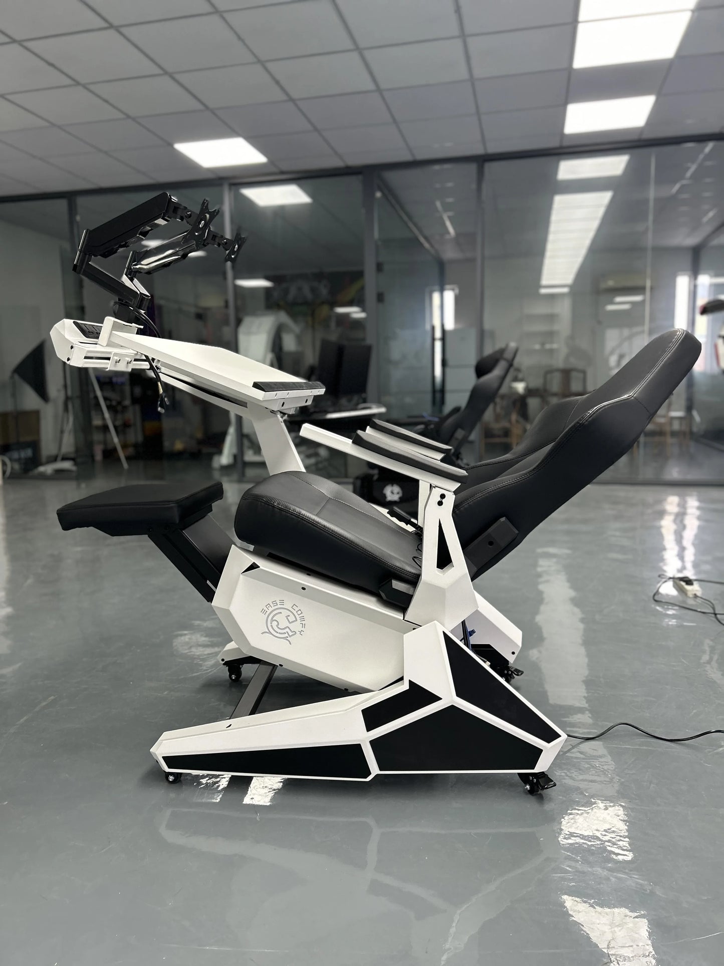 EASE POD PRO Günstiger, bequemer Computer-Cockpit-Zero-Gravity-Stuhl, ergonomischer Stuhl, Arbeitsplatz für 1–2 Monitore