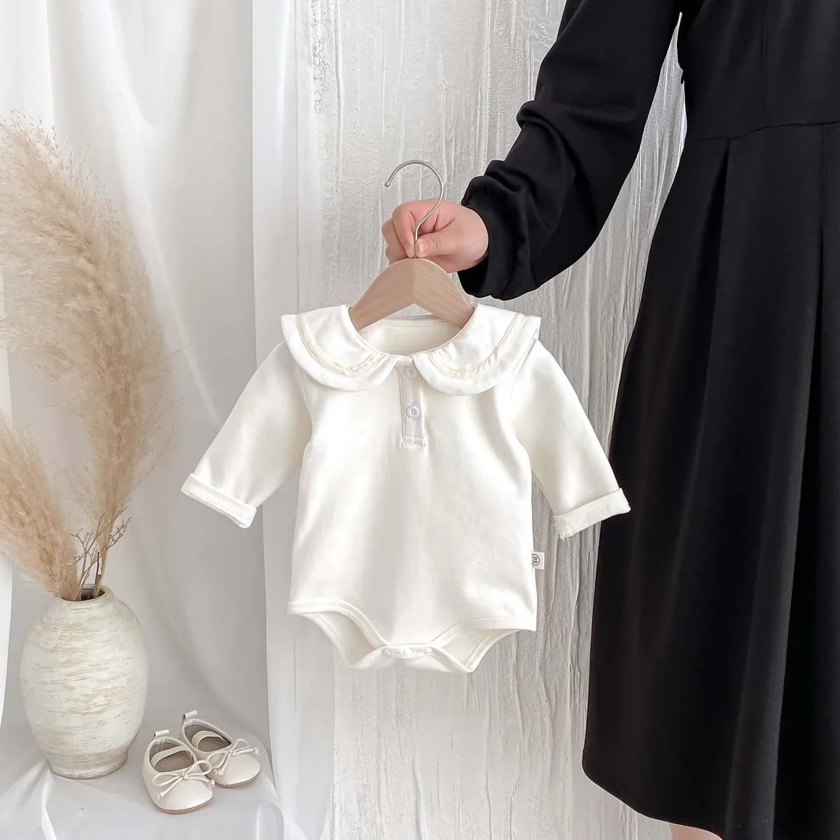 2025, Herbst und Winter, neu für Kinder, Babys, Jungen und Mädchen, Peter-Pan-Kragen-Outfits, Kleinkinder-Overalls, Samt-Bodys, warm halten.