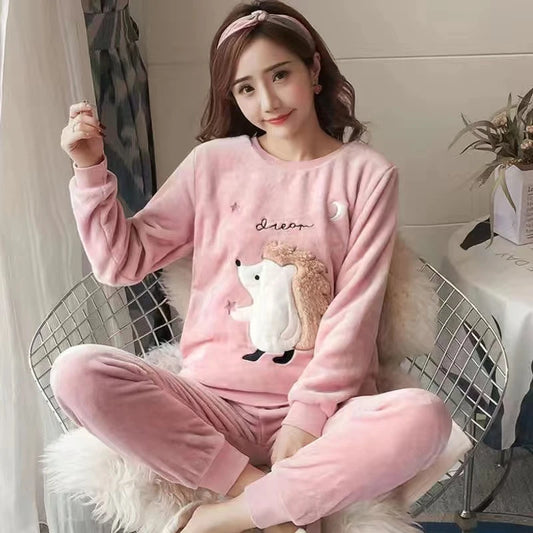 Herbst Winter neue Flanell weiche warme Frauen Pyjamas Rundhals ausschnitt Langarm Frauen zweiteilig Set niedlichen Druck Pyjama Anzug Frauen