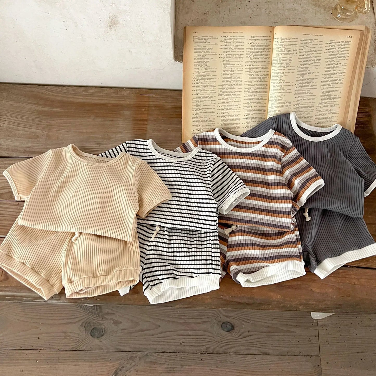 Korean Version Summer Kids Baby Girls Boys Short Sleeve Striped Top Tees +shorts Pants Infant Cute Pure Cotton Clothing Set.
