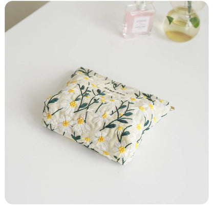 White Embroidery Daisy Women's Makeup Bag Portable Coin Purse Key Case Cosmetics Lipstick Storage Bag Commuter Liner Bag Ins.