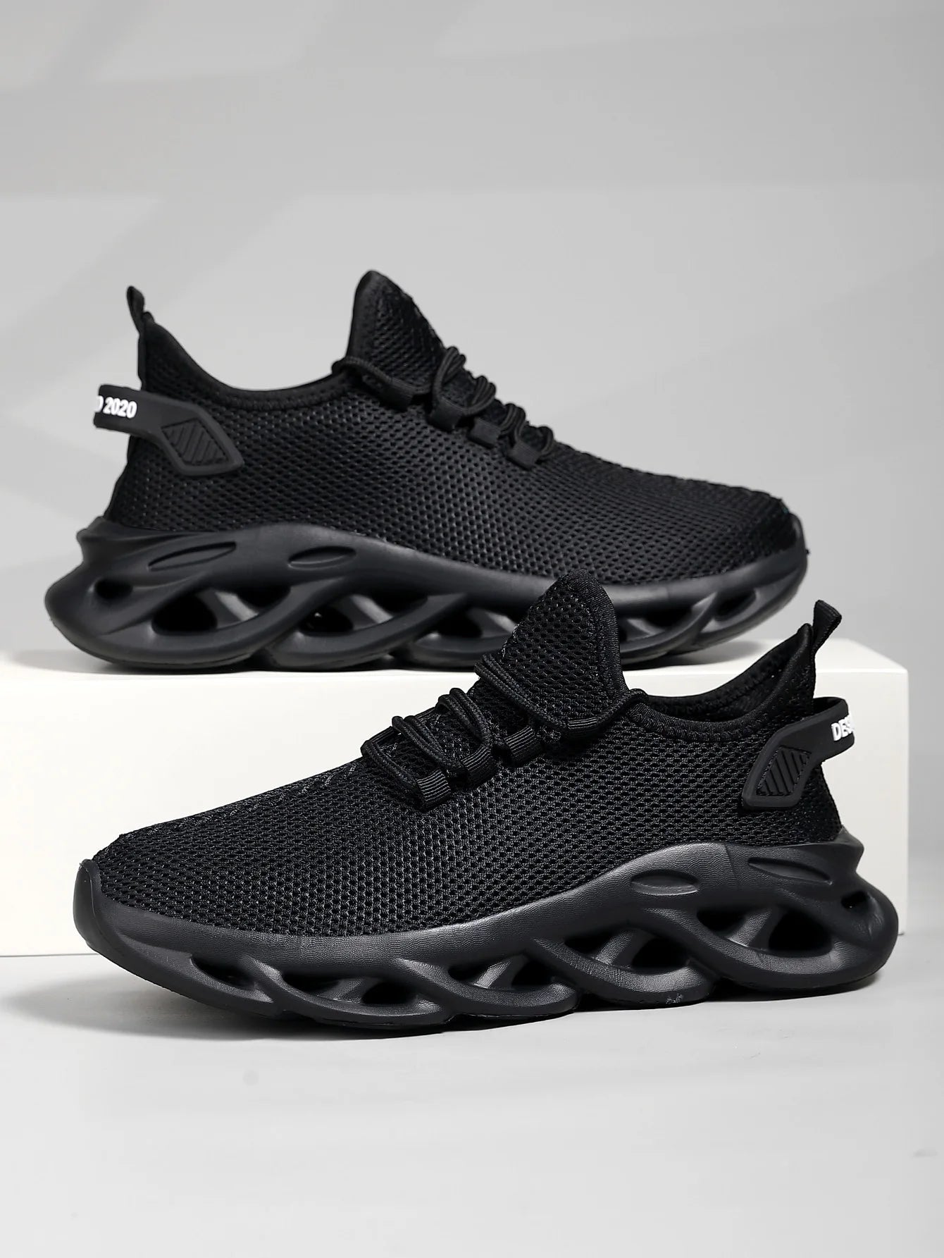 Men Casual Sport Shoes Breathable Lightweight Sneakers Outdoor Mesh Black Running Shoes Athletic Jogging Tenis Walking Shoes.