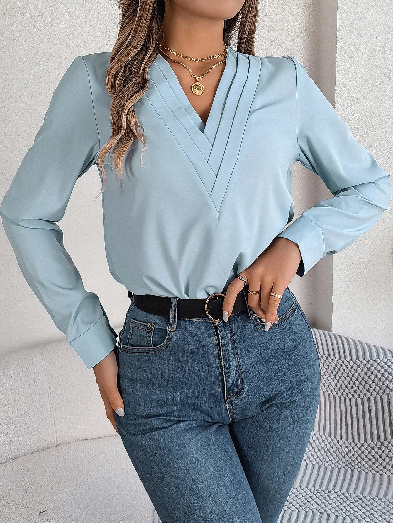 Summer And Autumn Women's Casual Shirt, Commuting Style Solid Color V-neck Long Sleeve Shirt Top