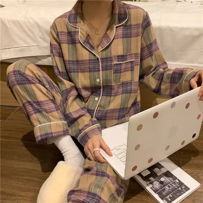 Spring and Autumn New Couples Pajamas Homewear Suit Female Is Christmas Plaid Thin Section Long-Sleeved Simple Leisure Homewear.