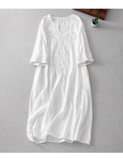 Neuankömmling 2024 Sommer Kunst Stil Frauen Kurzarm V-Ausschnitt lockeres Kleid Vintage Stickerei solide weiße A-Linie lange Kleider.
