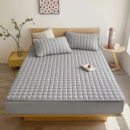 Waterproof Quilted Mattress Cover Solid Color Mattress Protector Cover for Bedroom Anti-bacterial Bed Cover no pillowcase.