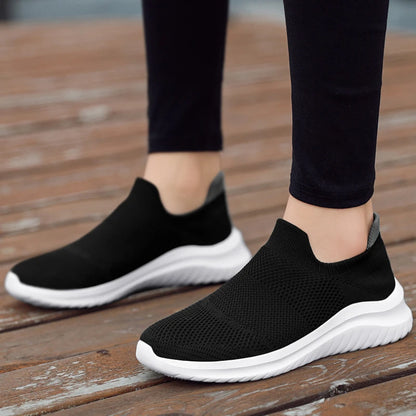 Men Sneakers Unisex Casual Shoes Soft Sole Slip-On Vulcanized Shoe Lightweight Loafers Plus Size Walking Men Shoes Tenis Hombres.
