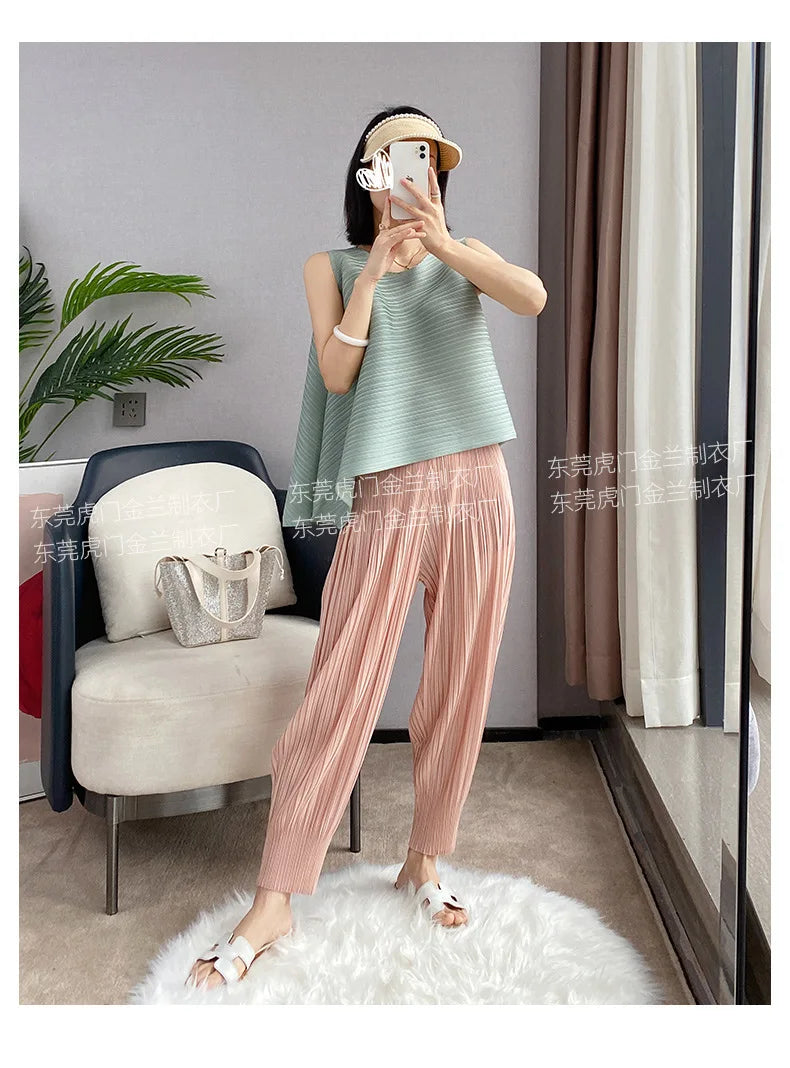 Miyake Life Pleated Pants Loose Harem Pants Women's Summer Thin Fashion Versatile Nine-minute Calf Pants.