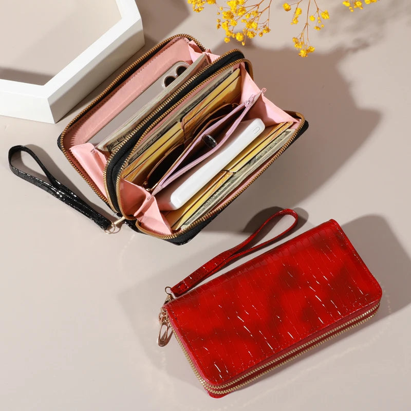 Chic Vintage Double Layer Clutch Wallet - Retro Zipper Coin Purse & Wristlet - Fashionable Womens Accessory with Secure Storage.