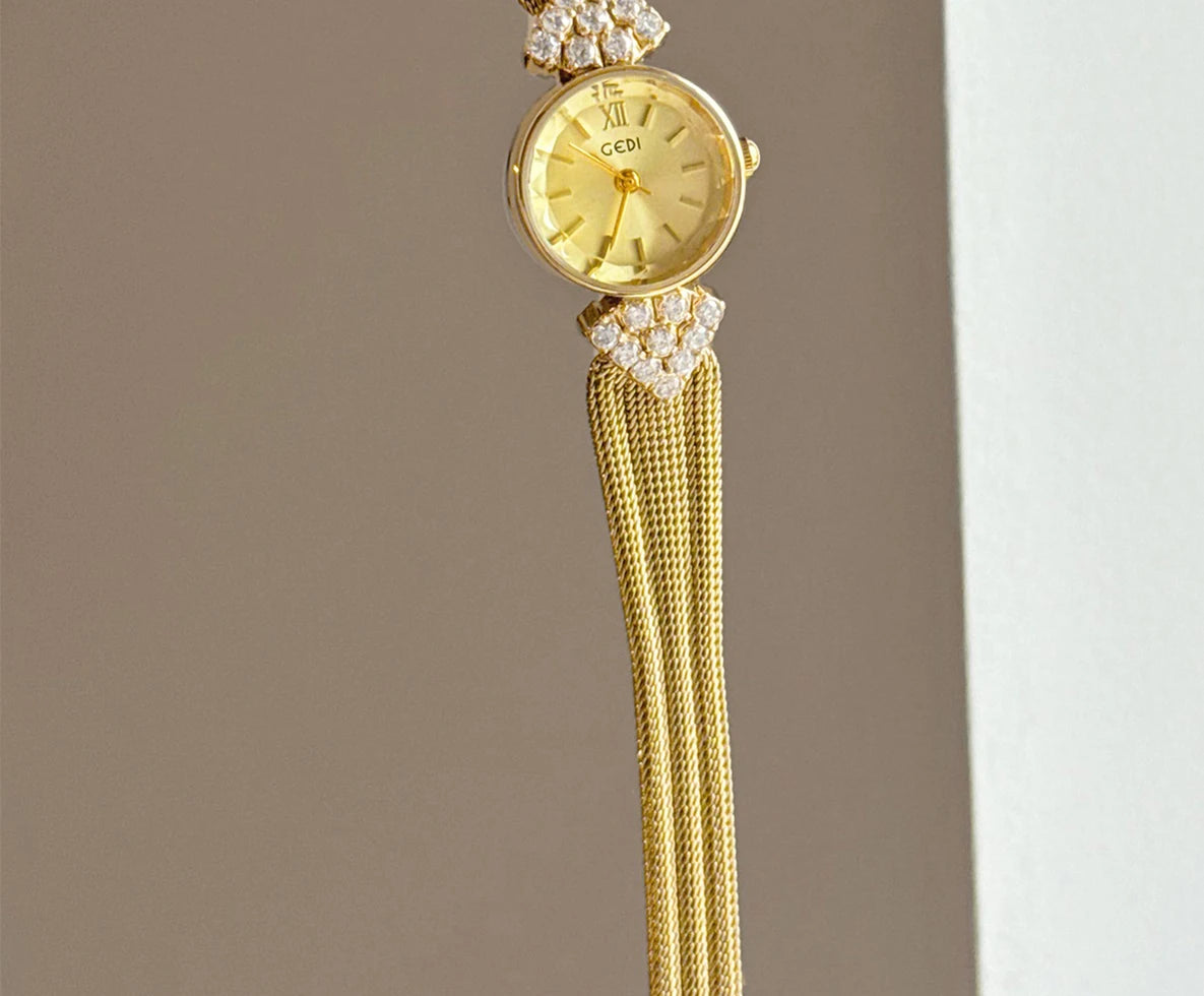 GEDI Watch Gold Silver Diamond Inlaid Steel Strip Women's Wristwatch Vintage Niche Light Luxury Temperament Quartz Watch Woman.