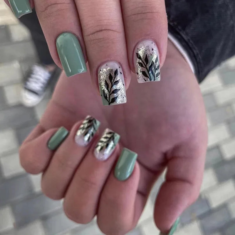 Y2K Black White Hand Drawn Comic Design Wearable Mini Short Fake Nails Full Cover Finished False Nails Press on Nails with Glue.