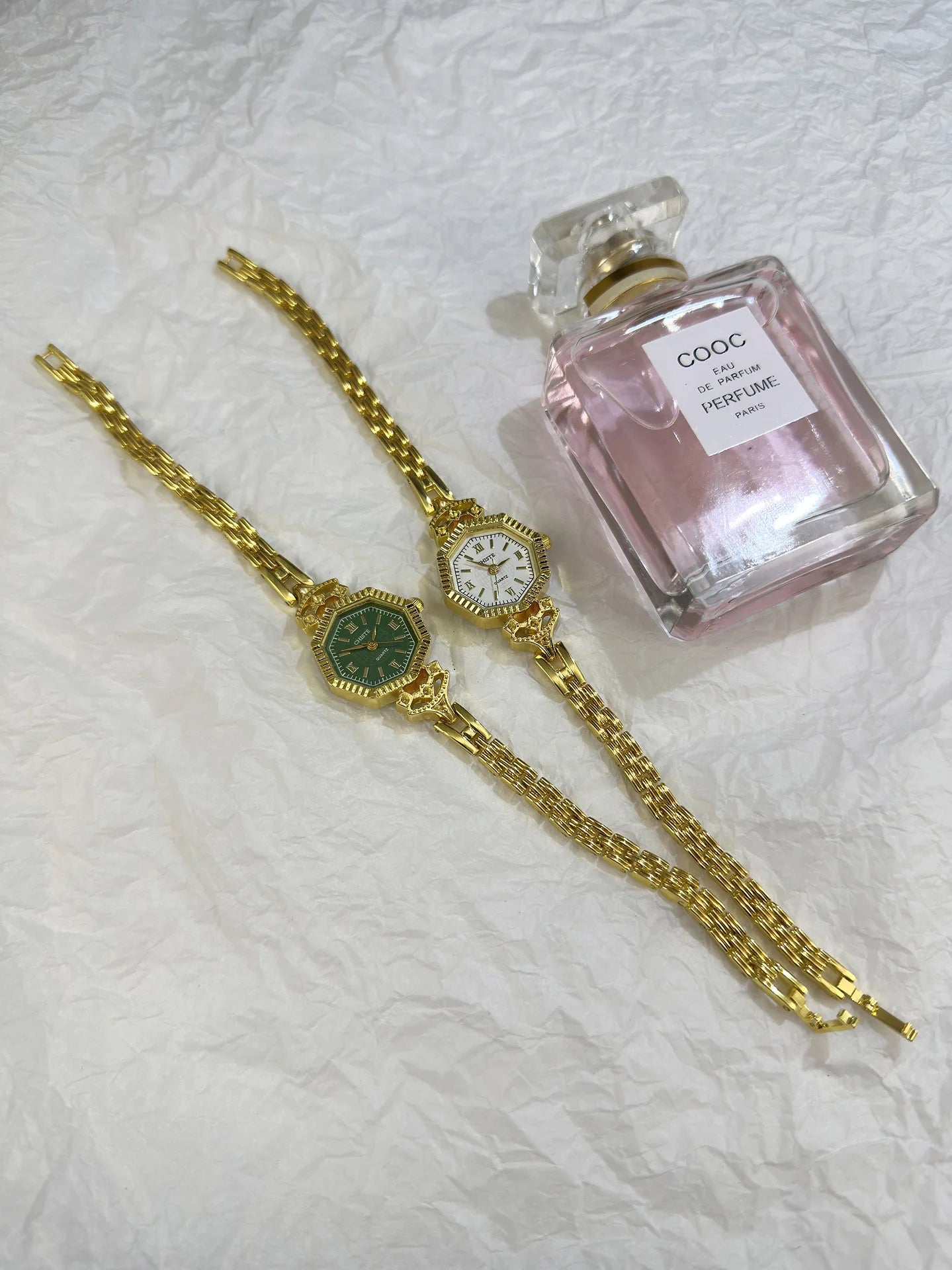 Luxury Famous Brand Oval Dial Women Watch Fashion Small Thin Gold Bracele Quartz Wristwatch Clock Gift Dropshipping Montre Femme.