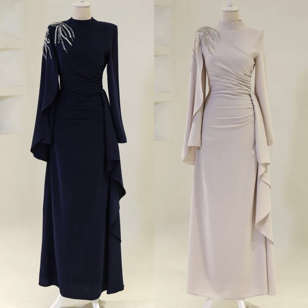 Maßgeschneiderte glitzernde Jersey-Falten, gerüscht, drapiert, mit Perlen besetzt, mit Pailletten, gerader, hoher Kragen, lange Kleider, maßgeschneiderte Anlasskleider im Retro-Stil.