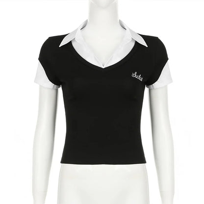 Fashionable and minimalist college style contrasting color lapel fake two piece T-shirt versatile short sleeved top.