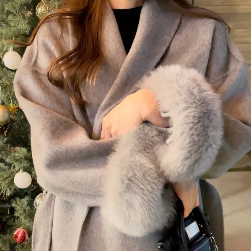 Graue Damenjacke mit Schnürung und Fuchspelzärmeln, eleganter mittellanger Wollmantel mit V-Ausschnitt, 2025, Herbst, lässige Mode, Pendler-Outwear