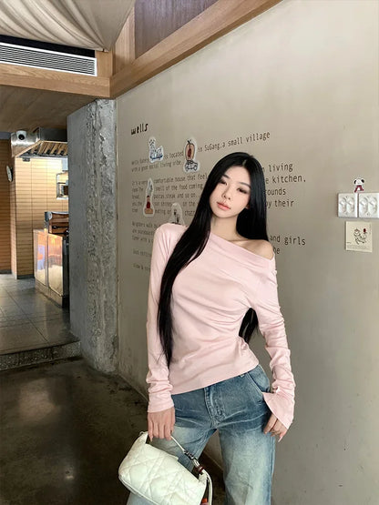 Slim Fit Long Sleeve T-Shirt Shoulder Bared One Shoulder Style Casual Streetwear for Young Women Fashionable And Stylish.