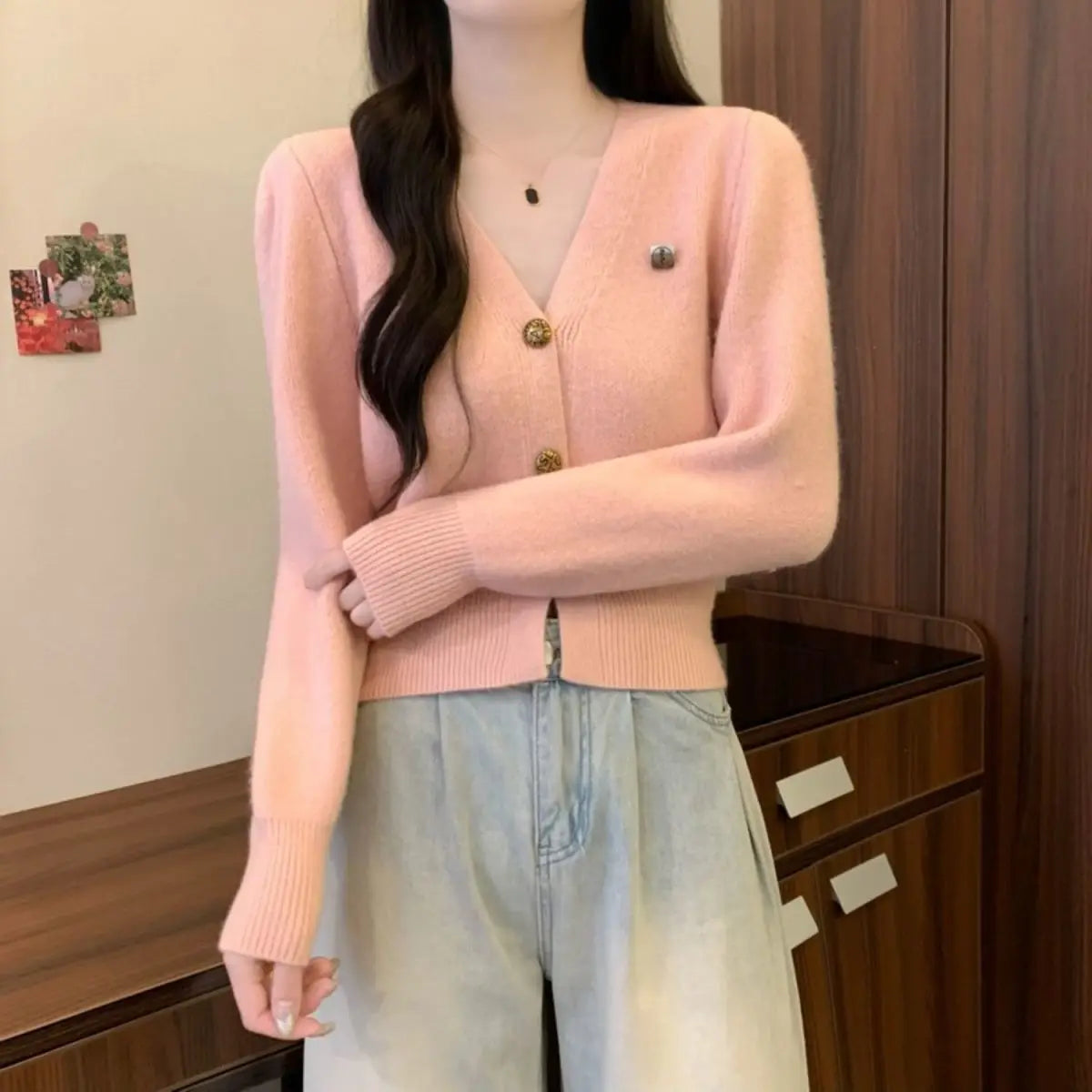 Women Clothes Spring Autumn Fashion Casual Button Solid Color Ladies All-match V-neck Long Sleeve Appear Thin Knitwear Cardigan.