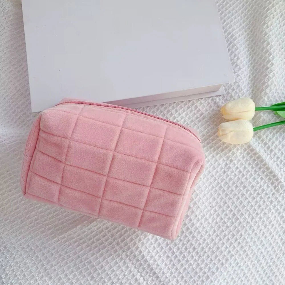 Cute Plush Makeup Bag for Women Portable Travel Small Cosmetic Bags Solid Color Zipper Toiletry Bag Washing Pouch Storage Bags.