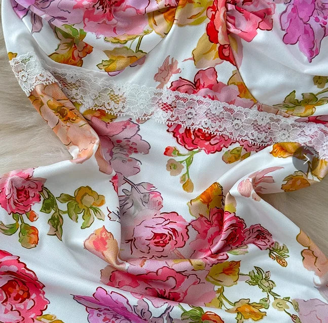 Damenbekleidung, Sommermode, neue Mode, bedruckt, schlank, sexy, rückenfrei, Sling-Kleid