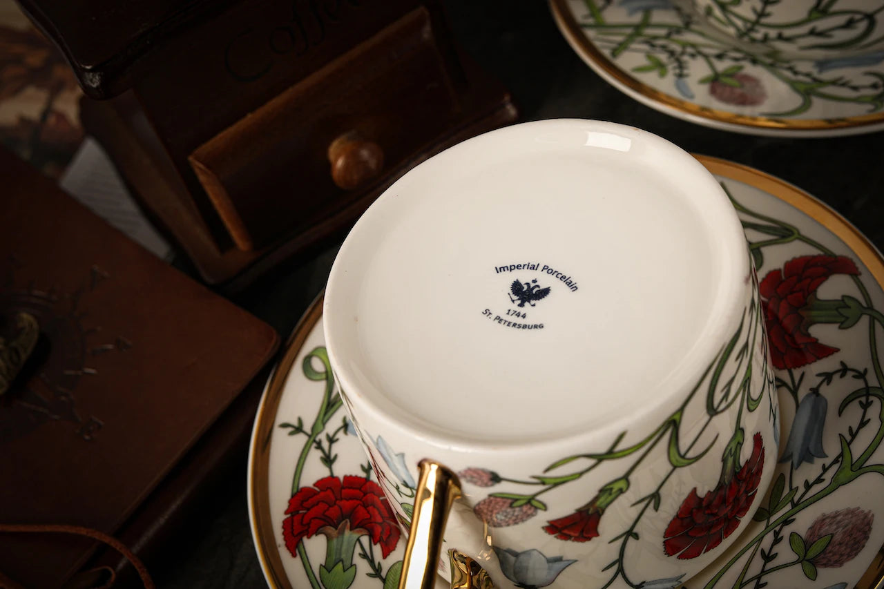 Russian Royal Porcelain Lomonosov Cartoon Rabbit Gold Plated Bone China Coffee Cup and Saucer Gift Box Gift Coffee Cup Set.