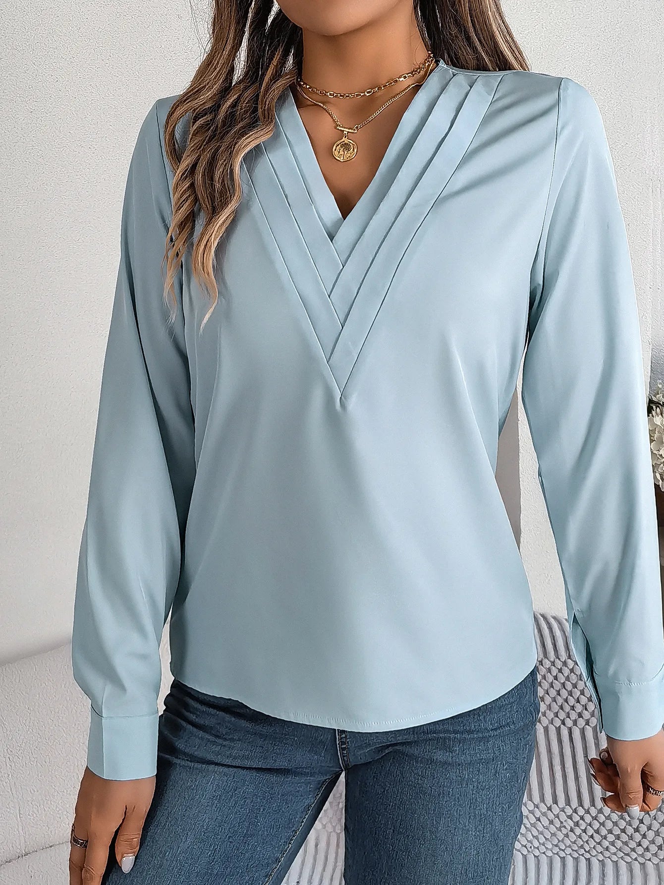Summer And Autumn Women's Casual Shirt, Commuting Style Solid Color V-neck Long Sleeve Shirt Top