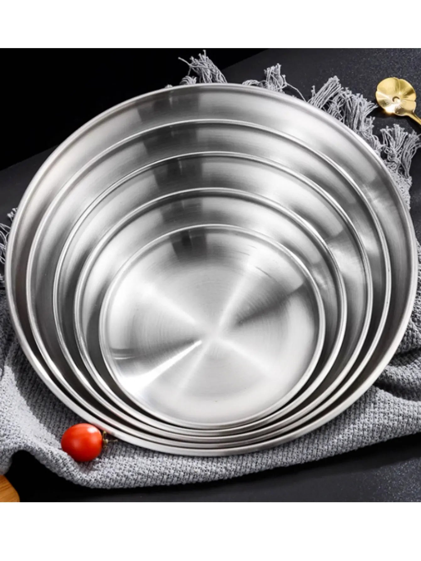 4pcs stainless steel silver plates, Korean style grilled meat plates, household circular trays, bone plates, cake plates.