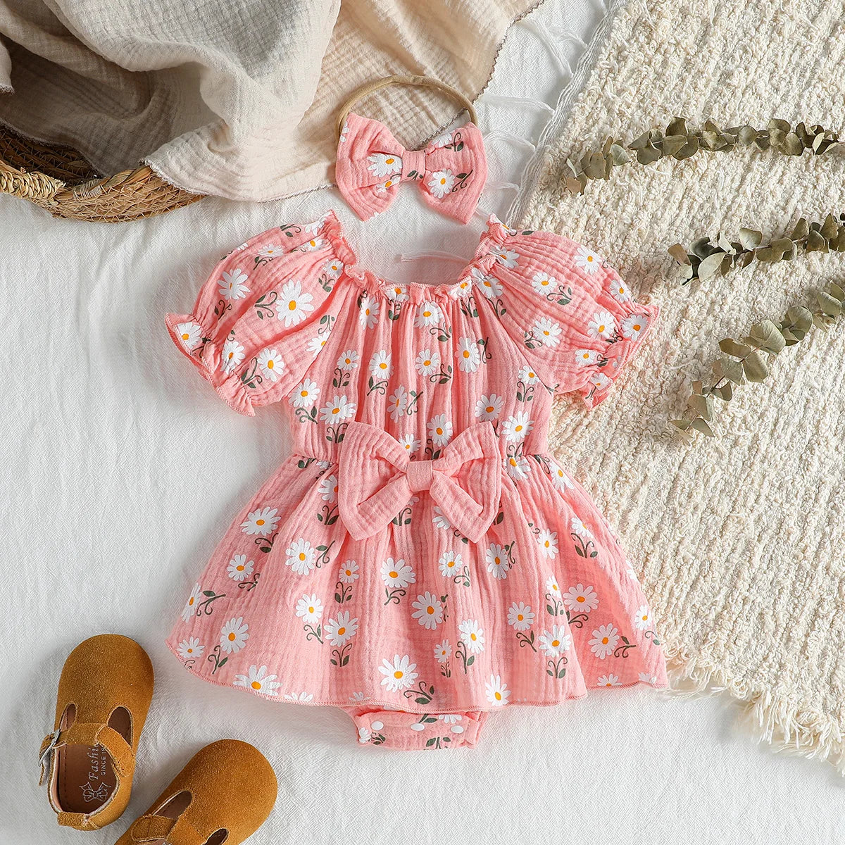2Pcs Sommer Neugeborenen Weiche Baumwolle Rosa Baby Mädchen Strampler Kleid Daisy Print Kurzarm Overalls Kleidung Bodys + Stirnband.