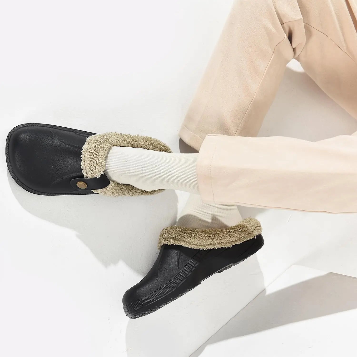 Fashion Men Cotton Slippers Winter Women Men Short Plush Slippers Casual Waterproof Garden Men Shoes New Fur Furry Cotton Shoes.