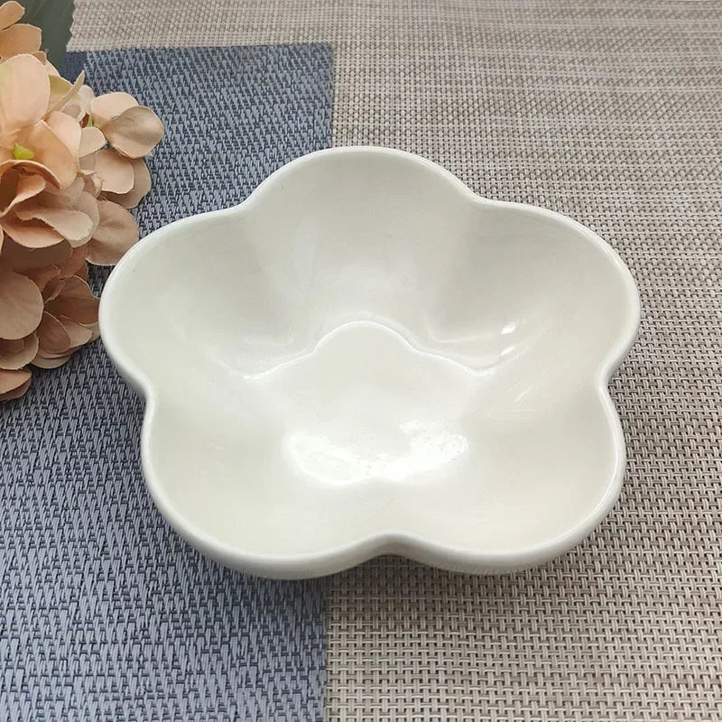 5 Inch Creative Flower Ceramic Bowl Small Deep Dish Solid Color Ceramic Bowl Small Dish Dip Dish Home Kitchen Supplies Gift.