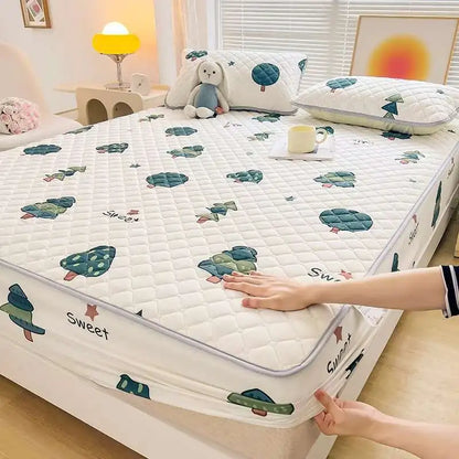 Quilted Mattress Cover 150x200cm - Thick Skin-Friendly Fitted Sheet, 매트리스커버 Breathable Bed Covers (Pillowcase Sold Separately).