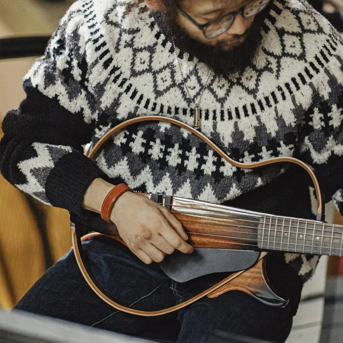 Maden Vintage Heavyweight Fair Isle Icelandic Sweater Round Neck Jacquard Bottom Knitwear Thickened Warm Pullovers for Christmas.