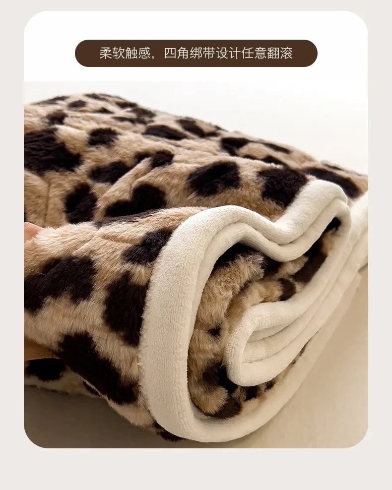 Winter Warm Velvet Mattress Cover Home Dormitory Soft Thick Quilted Bed Sheets Queen Size Bed Cover Fold Tatami Mat Bedspread.