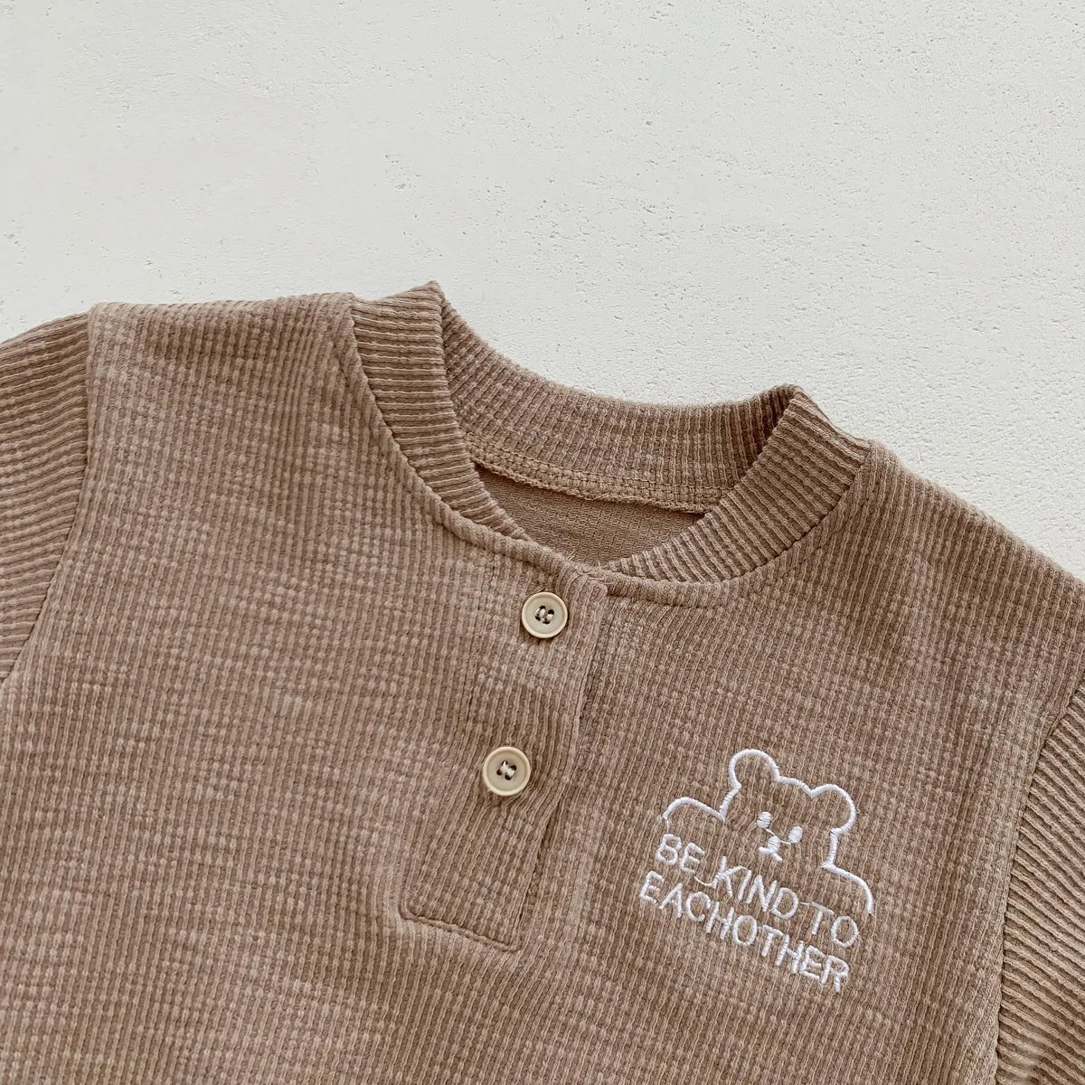 Baby Krabbeln Kleidung Sommer Kurzarm Cartoon Bär Brief Outfits Kinder Infant Bodys Baumwolle Ein Stück Klettern Anzug.