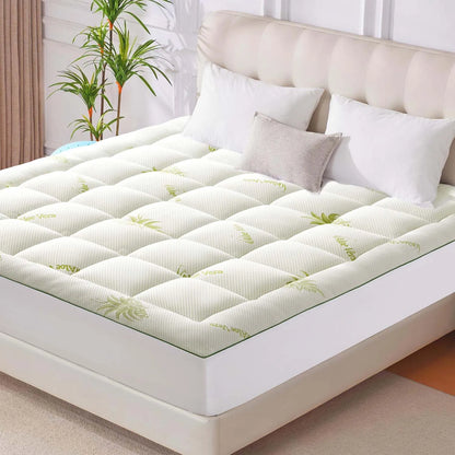 WQSPRING Aloe Vera Mattress Protector Soft Breathable Lightweight Comfortable Skin-Friendly Mattress Cover for Allergy Sufferers.