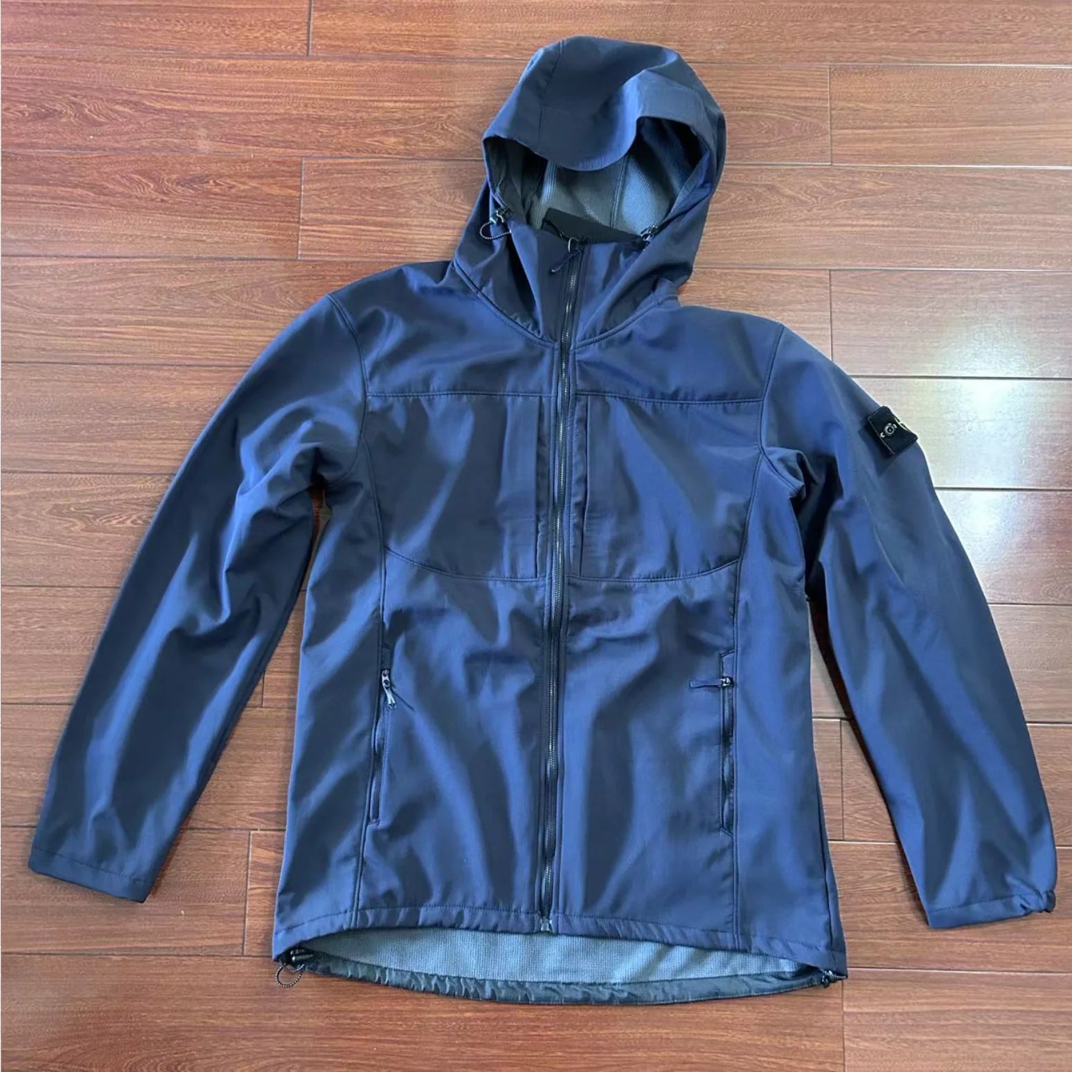 Compass Button Patch Italian Luxury Style Men's Fleece-lined Windbreaker Jacket Zippered Suitable For Outdoor Sports Hoodie.