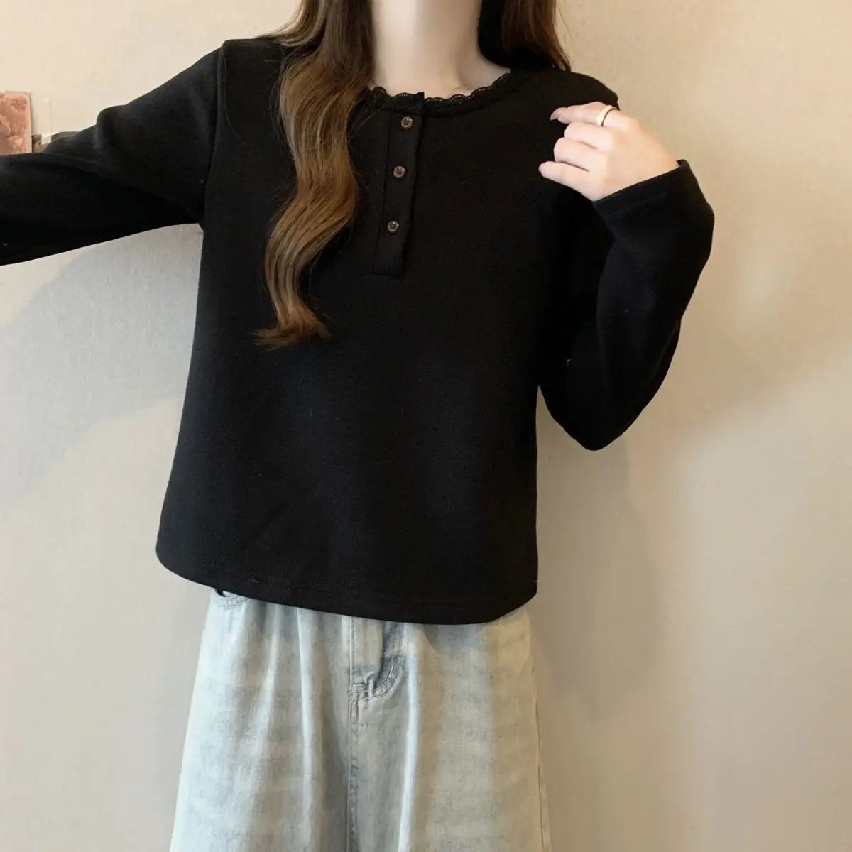 New Autumn and Winter Half-open Lace Front Shoulder Long-sleeved T-shirt Plus Velvet Warm German Velvet Women's Top.