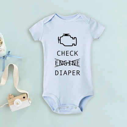 Lustige Poopy Windel Baby Strampler Check Engine Baby Body Niedliche Mechaniker Säuglingsbodys Jungen Mädchen Kleidung Neugeborenes Geschenk.